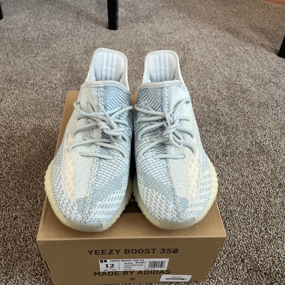 Yeezy 350v2 Cloud White